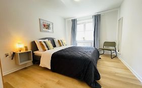 Aday - Central Terrace Apartment In Hjorring